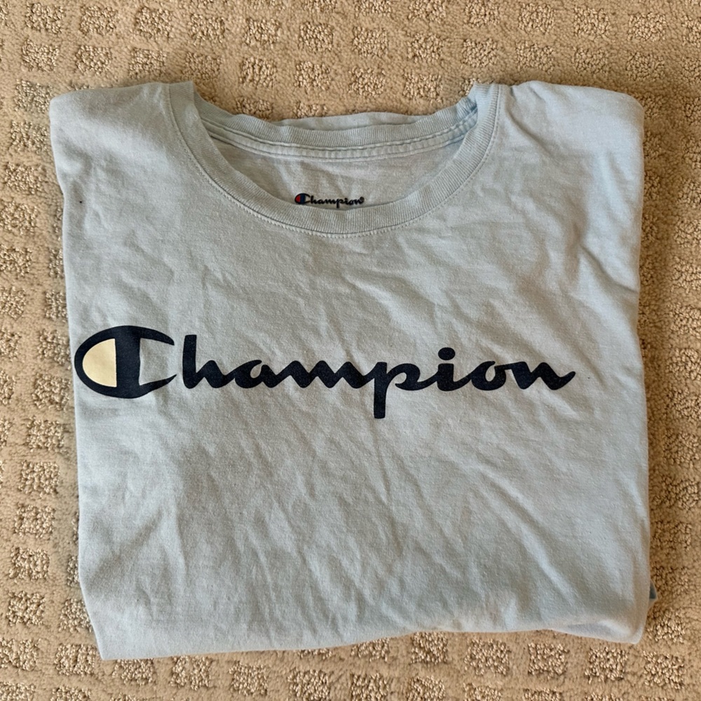 Men’s Champion T Size Small